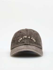 Czapka z daszkiem - ciemnobrązowy. Brązowe czapki Reserved, bez wzorów, z bawełny. Za 59,99 zł.