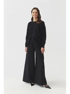 TATUUM Kardigan w kolorze czarnym rozmiar: S. Czarne kardigany Tatuum, s, bez wzorów, bez ramiączek. Za 206,42 zł.