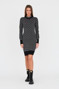 GUESS Czarna sukienka. Czarne sukienki Guess, na co dzień, s, z aplikacjami, bez kołnierzyka, bez ramiączek. W wyprzedaży za 563,99 zł.