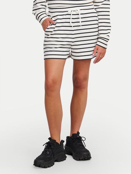 Pieces Szorty sportowe Chilli 17146889 Biały Regular Fit. Białe spodenki sportowe Pieces, s, bez wzorów, z bawełny. Za 89,99 zł.