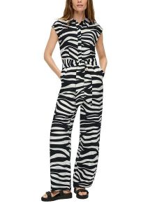 S.Oliver Kombinezon w kolorze czarnym rozmiar: 42. Czarne kombinezony s.Oliver, s, bez wzorów, bez kołnierzyka, bez ramiączek. Za 152,99 zł.