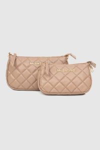 VALENTINO Podwójna torebka ocarina crossbody w kolorze taupe. Brązowe torebki klasyczne Valentino by Mario Valentino, bez wzorów, bez dodatków. W wyprzedaży za 439,99 zł.