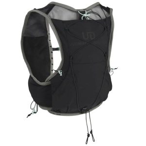 Plecak sportowo-turystyczny damski Race Vesta Backpack pojemność 8,1 L. Czarne plecaki Ultimate Direction. Za 499,99 zł.