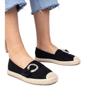 Czarne espadryle zdobione cyrkoniami. Czarne espadryle z aplikacjami, ze skóry, bez obcasa, na platformie. Za 78,89 zł.