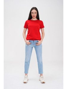 Basics & More Koszulka w kolorze czerwonym rozmiar: L. Czerwone bluzki Basics & More, l, bez wzorów, z bawełny, bez kołnierzyka, bez ramiączek. Za 87,81 zł.