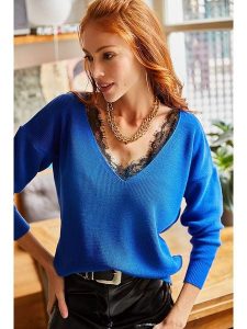 Trendyol Sweter w kolorze niebieskim rozmiar: onesize. Niebieskie swetry oversize Trendyol, bez wzorów, z koronki, bez ramiączek. Za 79,21 zł.