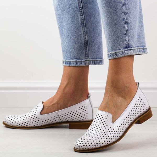 Perłowe ażurowe skórzane Polskie półbuty damskie Deoni d44. Brązowe półbuty Deoni, na lato, w ażurowe wzory, ze skóry, bez obcasa, na płaskiej podeszwie, bez zapięcia. Za 429,00 zł.