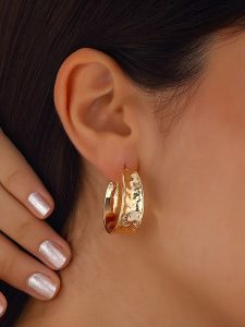 Nakkash Pozłacane kolczyki-kreole rozmiar: onesize. Żółte kolczyki Nakkash, pozłacane. Za 57,45 zł.