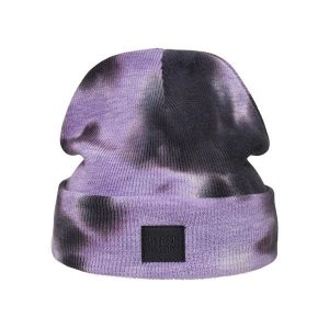 Czapka Urban Classics tie dye. Fioletowe czapki Urban Classics, bez wzorów. Za 149,50 zł.