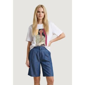 Koszulka crop top Kobieta ONLY Onlsusan S/S Print Top Box Jrs. Białe topy ONLY, s, bez wzorów, z bawełny, bez kołnierzyka, bez ramiączek. Za 131,05 zł.