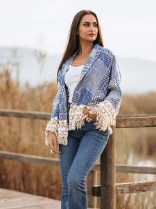 Isla Bonita by SIGRIS Kardigan w kolorze niebieskim rozmiar: M. Niebieskie kardigany Isla Bonita by SIGRIS, m, z aplikacjami, z bawełny, bez ramiączek. Za 205,45 zł.