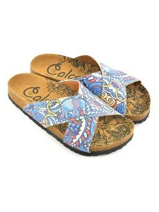 Calceo Klapki w kolorze niebieskim ze wzorem rozmiar: 36. Niebieskie klapki Calceo, bez wzorów, z materiału, z otwartym noskiem, bez obcasa. Za 126,99 zł.