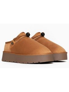 ISLAND BOOT Botki "Ibilis" w kolorze jasnobrązowym rozmiar: 39. Brązowe botki Island Boot, bez wzorów, z materiału, bez obcasa, na platformie, bez zapięcia. Za 220,12 zł.