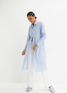 Sukienka szmizjerka z czystej bawełny. Niebieskie sukienki bonprix, bez wzorów, z bawełny, eleganckie, bez kołnierzyka, bez ramiączek, szmizjerki. Za 127,99 zł.