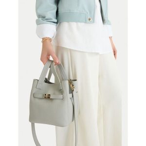 Torebka GINO ROSSI. Szare torebki klasyczne Gino Rossi, bez wzorów, bez dodatków. Za 329,99 zł.