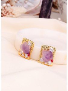 L'Atelier de Gaia Pozłacane kolczyki-wkrętki z perłami i ametystami rozmiar: onesize. Białe kolczyki L'Atelier de Gaia, z ametystem, pozłacane. Za 43,99 zł.