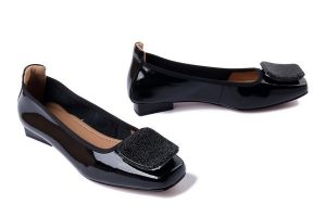 ARTIKER RELAKS 56C2411 czarny, czółenka damskie. Czarne czółenka Artiker Relaks, bez wzorów, ze skóry, bez obcasa, na obcasie, bez zapięcia. Za 259,90 zł.