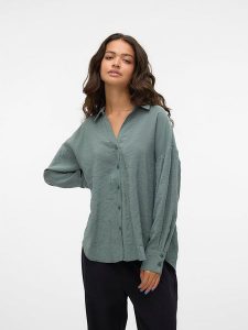 Vero Moda Bluzka w kolorze błękitnym rozmiar: XS. Niebieskie bluzki Vero Moda, xs, bez wzorów, bez kołnierzyka, bez ramiączek. Za 61,31 zł.