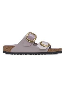 Birkenstock Skórzane klapki "Arizona" w kolorze fioletowym rozmiar: 39. Różowe klapki Birkenstock, bez wzorów, z lakierowanej skóry, z otwartym noskiem, bez obcasa. Za 480,90 zł.