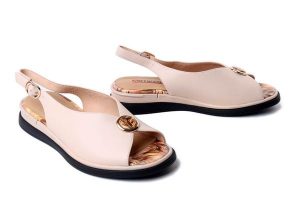 Artiker Relaks 58C1377 apricot, sandały damskie. Brązowe sandały Artiker Relaks, bez wzorów, bez obcasa, bez zapięcia. Za 259,90 zł.