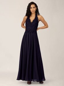 APART Sukienka w kolorze granatowym rozmiar: 36. Niebieskie sukienki Apart, bez wzorów, z koronki, bez kołnierzyka, bez ramiączek, maxi. Za 284,82 zł.