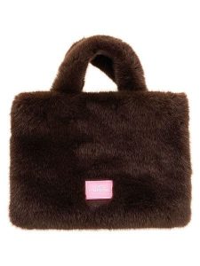 Zwillingsherz Torebka "Plush" w kolorze brązowym - 33 x 26 cm rozmiar: onesize. Brązowe torebki klasyczne Zwillingsherz, bez wzorów, z materiału, przez ramię, bez dodatków. Za 99,95 zł.