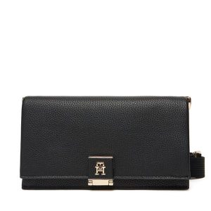 Torebka Tommy Hilfiger. Czarne listonoszki TOMMY HILFIGER, bez wzorów, bez dodatków. Za 359,99 zł.