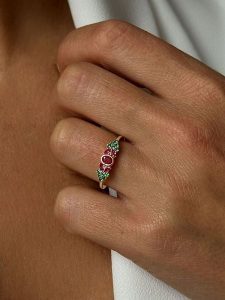 Les Petites Précieuses Pozłacany pierścionek z cyrkonią rozmiar: 56. Różowe pierścionki Les Petites Précieuses, z cyrkonią, pozłacane. Za 127,05 zł.