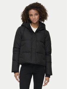 ONLY Kurtka puchowa Alice 15316455 Czarny Regular Fit. Czarne kurtki ONLY, xl, bez wzorów, z puchu, bez kaptura. Za 479,99 zł.