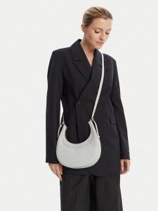 Coccinelle Torebka PIP Coccinellewhisper E5 PIP 53 01 01 Szary. Szare torebki klasyczne Coccinelle, bez wzorów, ze skóry, bez dodatków. Za 699,99 zł.