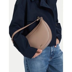 Torebka JENNY. Brązowe torebki klasyczne Jenny, bez wzorów, bez dodatków. Za 129,99 zł.