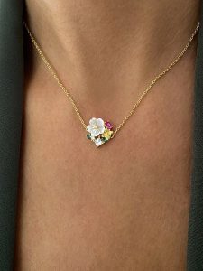 Les Petites Précieuses Pozłacany naszyjnik z elementem ozdobnym - dł. 40 cm rozmiar: onesize. Białe naszyjniki Les Petites Précieuses, z cyrkonią, pozłacane. Za 130,99 zł.