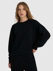 4F Bluza dresowa nierozpinana z modalem damska - czarna XS. Czarne bluzy 4f, uniwersalny, bez wzorów, z dresówki, bez kaptura. W wyprzedaży za 149,99 zł.