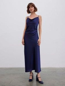 BGN Sukienka w kolorze granatowym rozmiar: 34. Niebieskie sukienki BGN, na imprezę, bez wzorów, bez kołnierzyka, bez ramiączek, maxi. Za 175,26 zł.