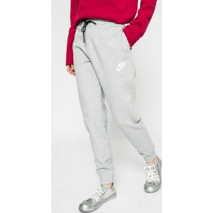 Nike Sportswear - Spodnie. Spodnie sportowe marki Nike Sportswear. W wyprzedaży za 199,90 zł.
