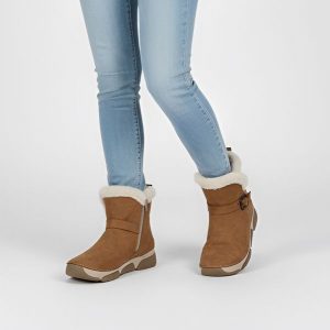 Śniegowce damskie Rieker, futerko na solidnej podeszwie i zapinane na suwak, brązowe, 45966-20. Brązowe buty zimowe Rieker, z futra, bez obcasa, bez zapięcia. Za 369,00 zł.