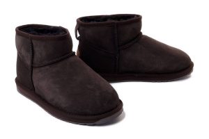 EMU AUSTRALIA W10937 Stinger Micro chocolate, botki damskie. Brązowe botki EMU Australia, na zimę, bez wzorów, ze skóry, bez obcasa, bez zapięcia. Za 535,91 zł.