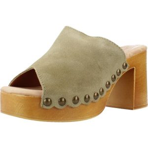 Sandały MTNG 53672M Zielony. Zielone sandały mtng, bez wzorów, z syntetyku, bez obcasa, bez zapięcia. Za 177,99 zł.