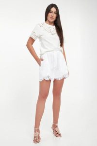 Szorty damskie lniane z kooronką TWINSET. Szorty Twinset Milano, bez wzorów. Za 959,00 zł.