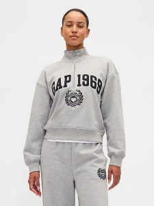 GAP Bluza w kolorze jasnoszarym rozmiar: M. Szare bluzy GAP, m, bez wzorów, bez kaptura. Za 141,85 zł.