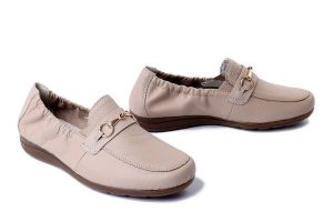 RIEKER L9354-60 beige, półbuty damskie. Brązowe półbuty Rieker, bez wzorów, bez obcasa, bez zapięcia. Za 339,90 zł.