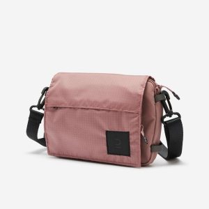 Saszetka Newfeel Activ Mblty Venice 1,3 l. Czerwone nerki i saszetki NEWFEEL, bez wzorów, z tkaniny. W wyprzedaży za 59,99 zł.