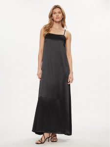 Fracomina Sukienka letnia FS24SD3006W45101 Czarny Loose Fit. Czarne kombinezony Fracomina, na lato, s, bez wzorów, z wiskozy, bez kołnierzyka, bez ramiączek. Za 339,99 zł.