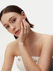 Guess Pierścionek JUBR051 65JW Złoty. Żółte pierścionki Guess, metalowe. Za 149,99 zł.