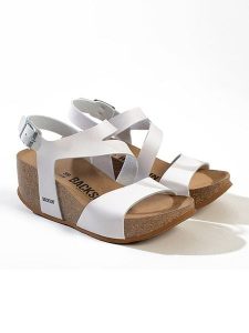 BACKSUN Sandały "Bolzano" w kolorze białym na koturnie rozmiar: 36. Białe sandały Backsun, bez wzorów, z materiału, z otwartym noskiem, bez obcasa, na koturnie, bez zapięcia. Za 173,99 zł.