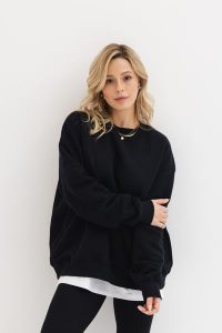 BLUZA BIG SISTER CZARNA One size - Flawless. Czarne bluzy Flawless, bez wzorów, z bawełny, bez kaptura. Za 327,00 zł.