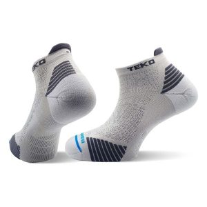 Skarpety do biegania Teko ecoRUN Low Cut Light Half Cushion 2.0. Białe skarpetki TEKO, bez wzorów. Za 35,00 zł.