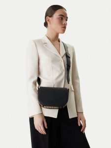 LOVE MOSCHINO Torebka JC4122PP1OLT0000 Czarny. Czarne torebki klasyczne LOVE MOSCHINO, bez wzorów, ze skóry, bez dodatków. Za 641,99 zł.