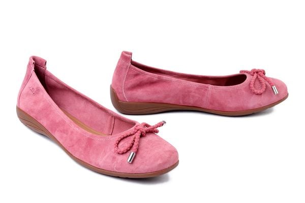 JOSEF SEIBEL 74809 984 040 Fenja 09 rosa, baleriny damskie. Czerwone balerinki Josef Seibel, bez wzorów, ze skóry, bez obcasa, bez zapięcia. Za 305,91 zł.