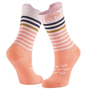 Skarpety do biegania kobieta Sidas Run Anatomic Light Crew Lady wysokosc goleni. Czerwone skarpetki SIDAS, bez wzorów, ze skóry. Za 73,00 zł.
